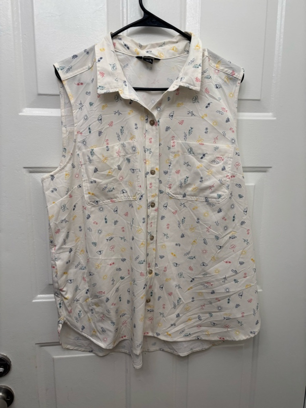 Eddie Bauer Cream Sleeveless Button-Front Camping/floral Print Shirt